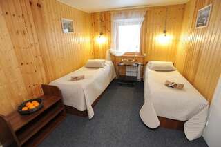 Гостиница Снежный Курорт Коробицыно Стандартный двухместный номер с 2 отдельными кроватями-1